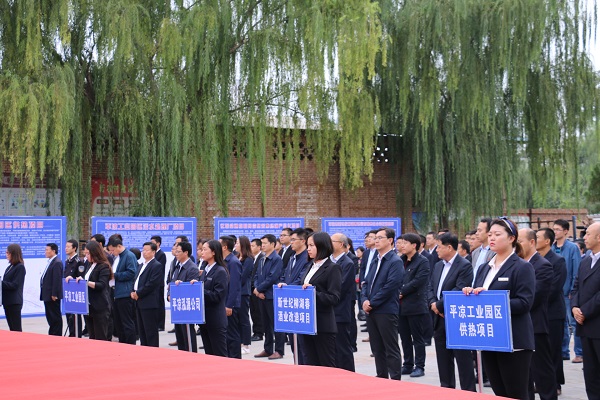 市委副書(shū)記、市長(cháng)王奮彥帶隊觀(guān)摩督查公司項目建設工作(圖4)