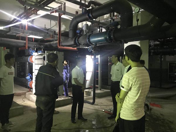 公司副總經(jīng)理裴林虎帶隊前往中心城區部分熱換熱站參觀(guān)學(xué)習(圖2)