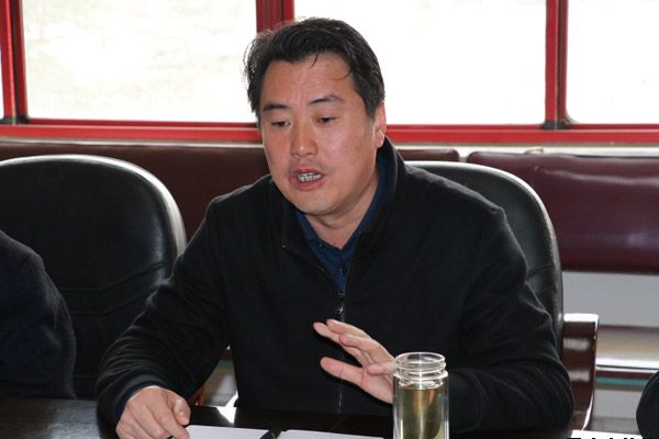 公司總經(jīng)理楊東虎調研豐收公司工作(圖2) 公司總經(jīng)理楊東虎調研豐收公司工作(圖2)