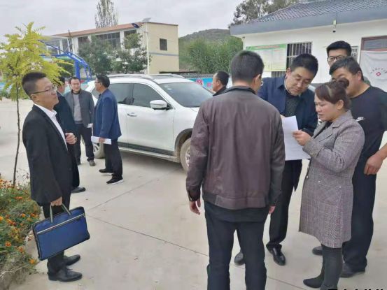 平?jīng)鲢垂鹃_(kāi)展“踐行初心使命，助推脫貧攻堅”主題黨日活動(dòng)(圖3)