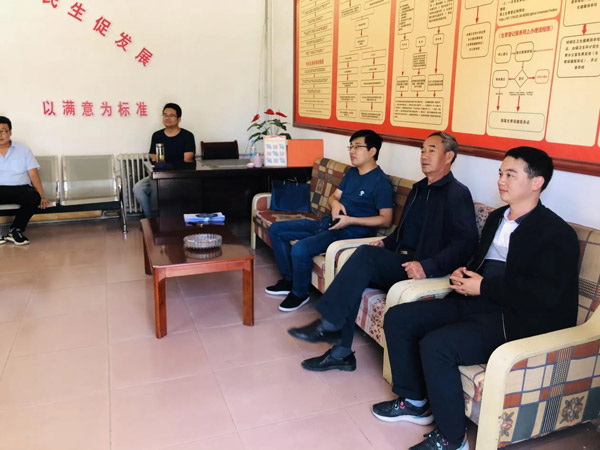 泓源公司慰問(wèn)供熱三期項目一線(xiàn)工作人員(圖2)