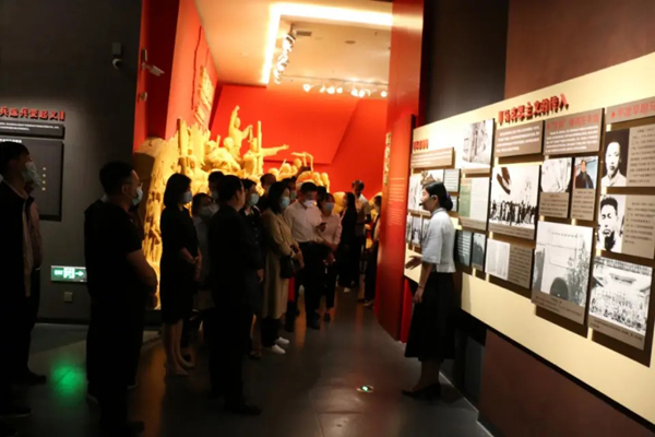 平?jīng)鲢垂军h委組織各支部開(kāi)展“重溫歷史、砥礪前行”(圖2)