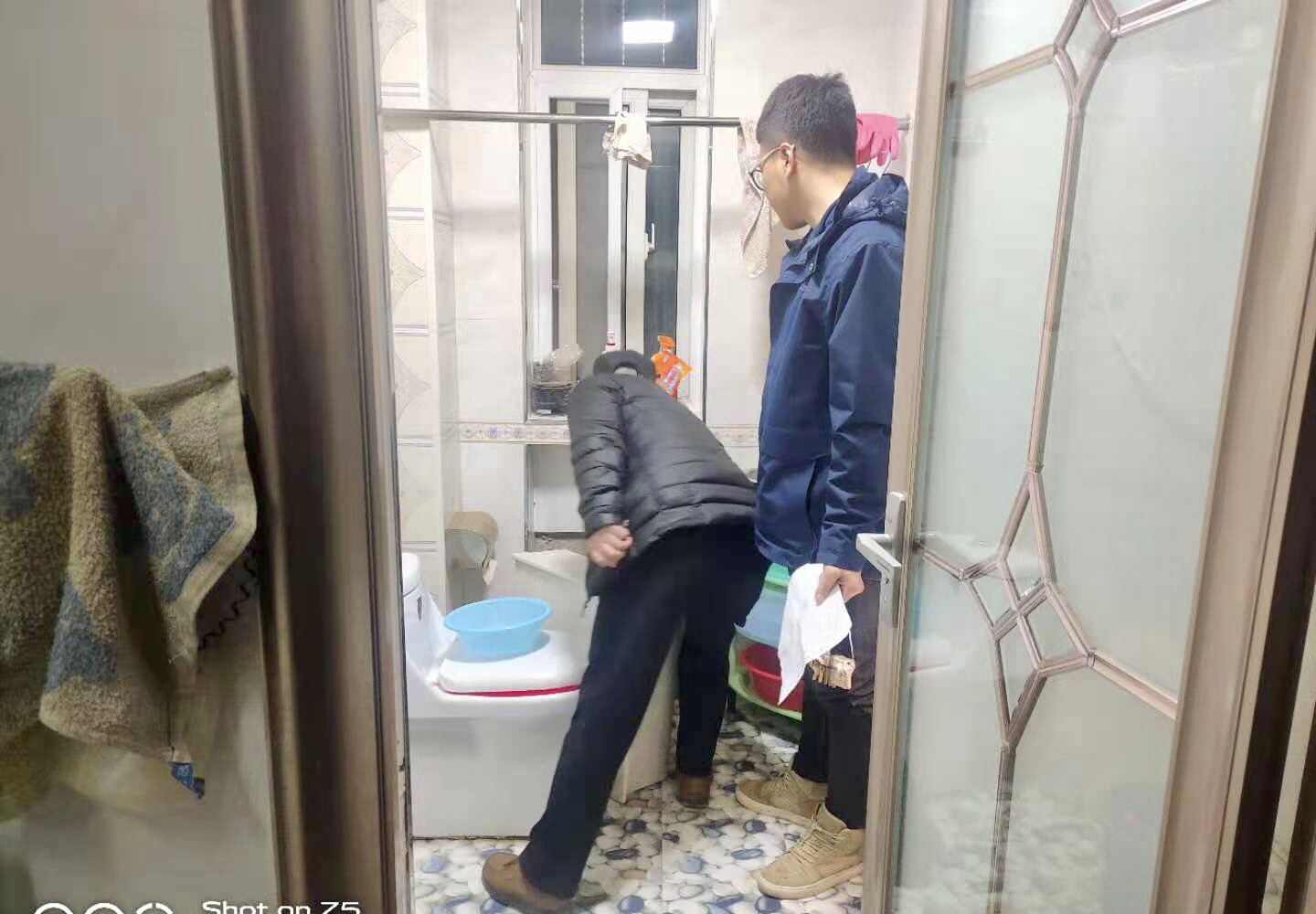 泓源能源供應公司扎實(shí)開(kāi)展“大回訪(fǎng)”活動(dòng)全力保障熱用戶(hù)溫暖過(guò)冬(圖3)