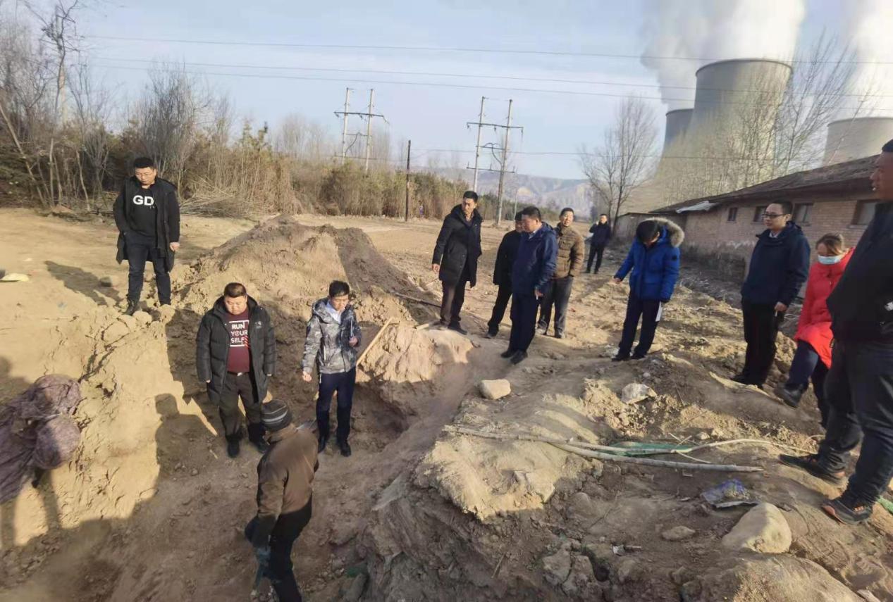 泓源公司組織開(kāi)展平?jīng)龉I(yè)園區供熱三期（東七路—涇河大道段）工程竣工驗收(圖2)