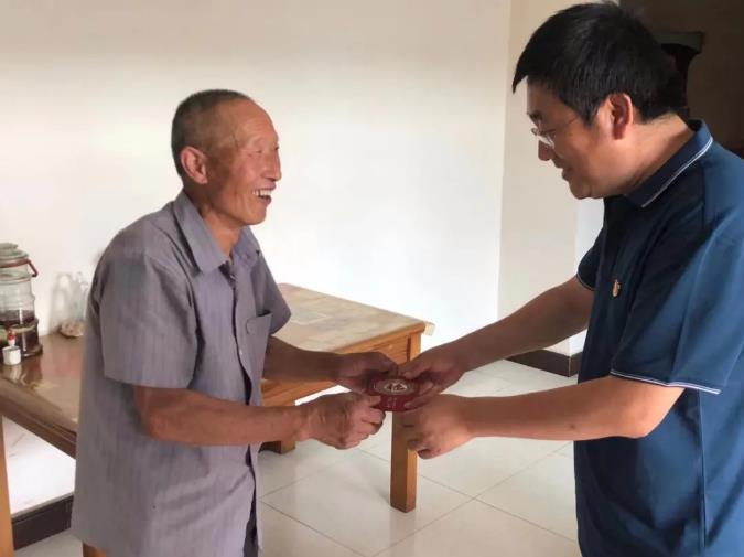 泓源公司深入幫扶村開(kāi)展走訪(fǎng)慰問(wèn)活動(dòng)(圖2)