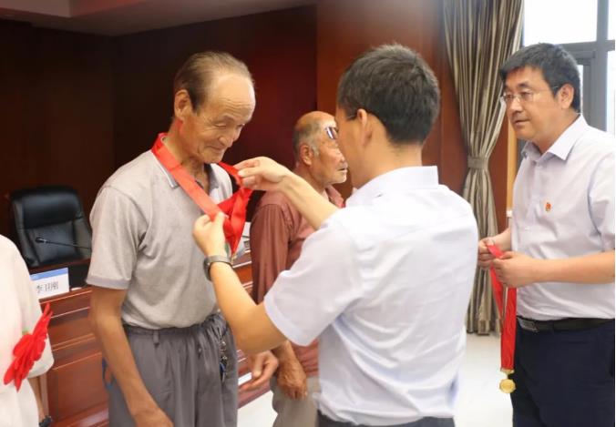 泓源公司召開(kāi)“兩優(yōu)一先”表彰大會(huì )(圖2)