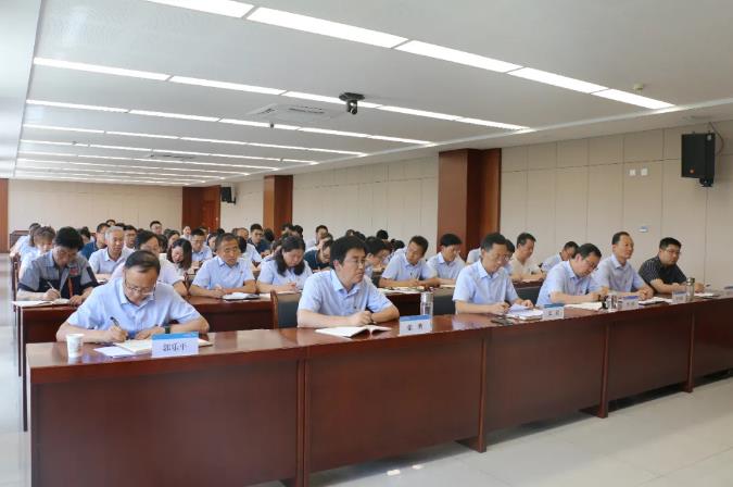 市政府國資委黨委委員、副主任邊疆到泓源公司講黨課(圖3)