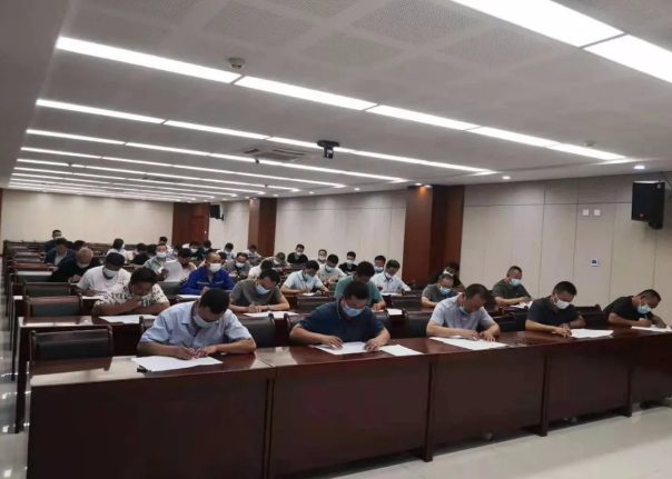 泓源公司產(chǎn)業(yè)開(kāi)發(fā)聯(lián)合黨支部組織開(kāi)展項目管理辦法考試測評(圖2)