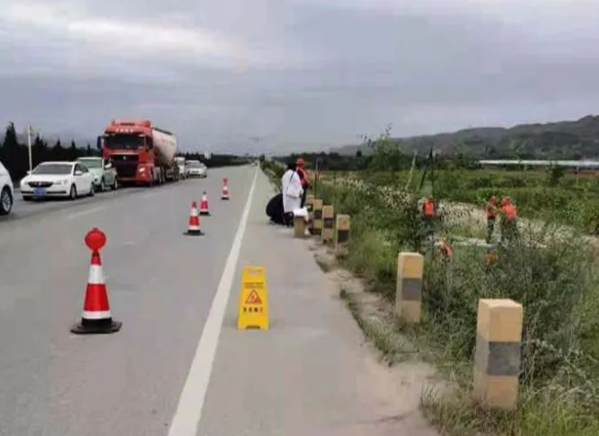 泓源城東污水處理公司組織開(kāi)展四十里鋪倒虹吸井溢水應急救援演練活動(dòng)(圖2)