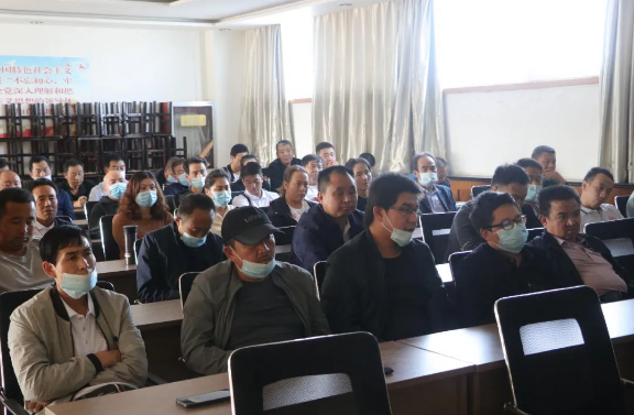 泓源出租車(chē)公司召開(kāi)9月份安全例會(huì )積極部署國慶期間安全生產(chǎn)工作(圖2)