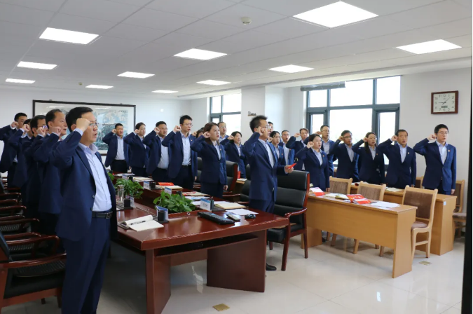 重溫誓詞憶初心 砥礪前行擔使命——泓源公司舉辦黨員集體“政治生日”活動(dòng)(圖3)