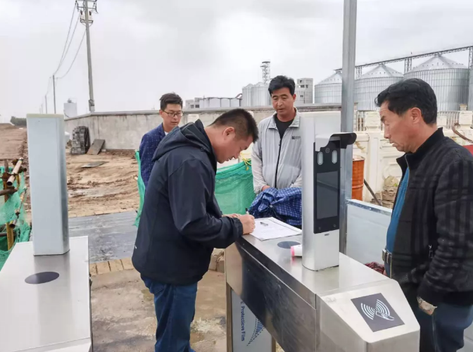 “國慶假日我在崗”——用堅守書(shū)寫(xiě)泓源精神(圖9)