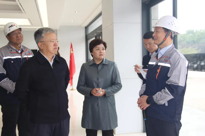 市委書(shū)記周偉調研泓盛達公司工作(圖2)