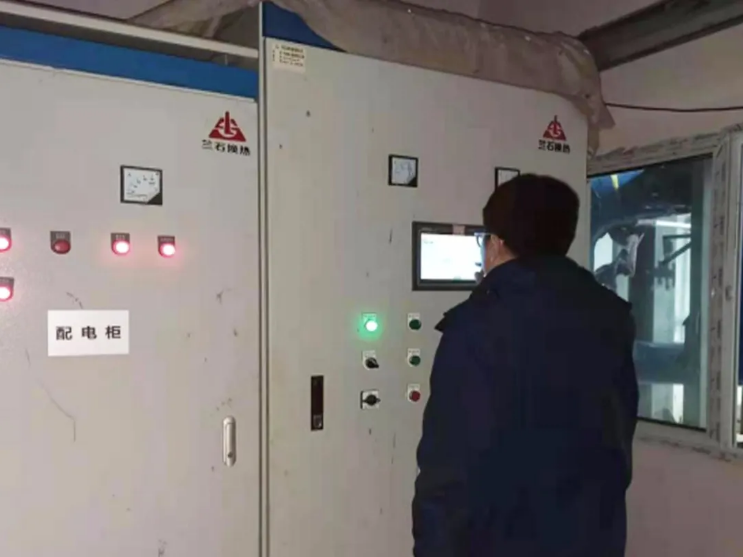 泓源能源供應公司全力保障供熱質(zhì)量服務(wù)群眾溫暖過(guò)冬(圖2)