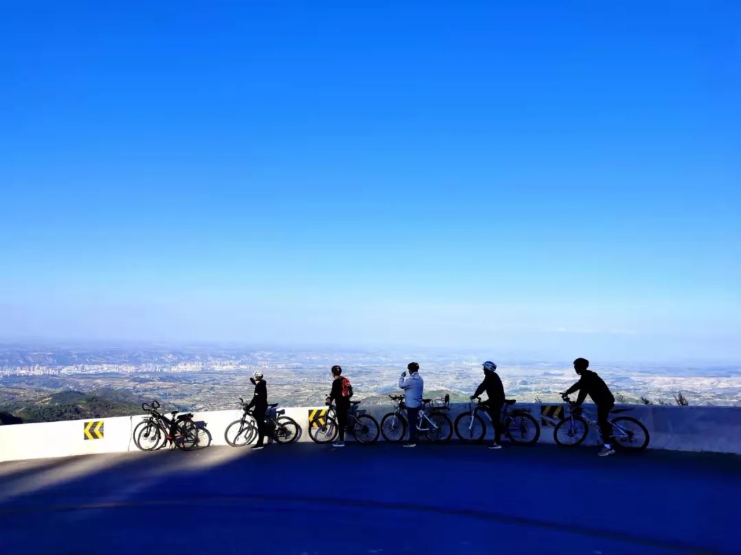 重整行裝再出發(fā)——市產(chǎn)投集團召開(kāi)改革重組動(dòng)員會(huì )議(圖13)