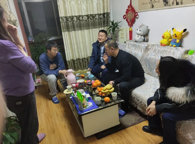 市產(chǎn)投集團產(chǎn)業(yè)開(kāi)發(fā)板塊深入開(kāi)展員工家訪(fǎng)活動(dòng)(圖2)