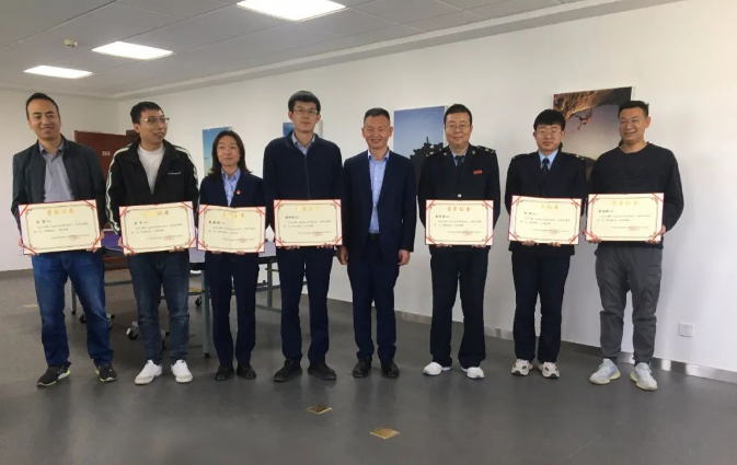 市產(chǎn)投集團團委舉辦“慶五一、迎五四”球類(lèi)聯(lián)誼比賽(圖3)