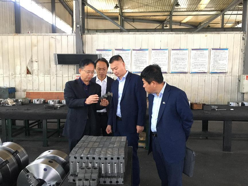 市產(chǎn)投集團赴榮康實(shí)業(yè)公司進(jìn)行考察交流(圖2)