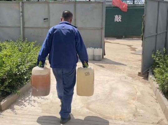 市產(chǎn)投集團城東污水處理公司扎實(shí)推進(jìn)危險廢物規范化處置(圖3) 市產(chǎn)投集團城東污水處理公司扎實(shí)推進(jìn)危險廢物規范化處置(圖3)