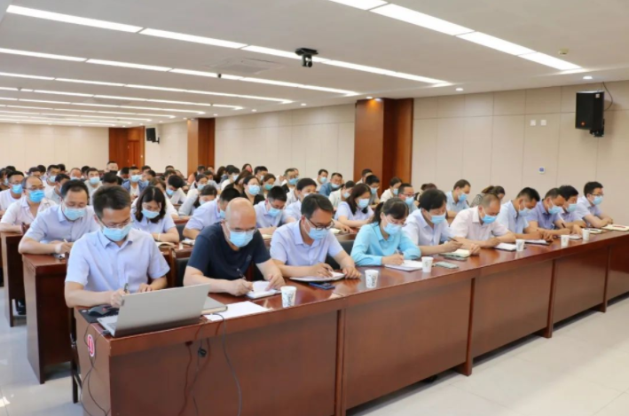 市產(chǎn)投集團召開(kāi)劃轉企業(yè)甘肅水建公司全體職工會(huì )議(圖2) 市產(chǎn)投集團召開(kāi)劃轉企業(yè)甘肅水建公司全體職工會(huì )議(圖2)