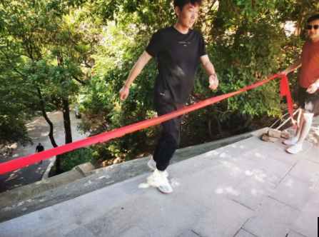 助力文旅市場(chǎng) 展示產(chǎn)投風(fēng)采——市產(chǎn)投集團組織開(kāi)展員工登山比賽活動(dòng)(圖9)