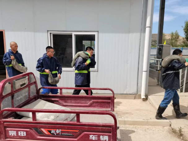 市產(chǎn)投集團城東污水處理公司開(kāi)展防汛應急演練活動(dòng)(圖2) 市產(chǎn)投集團城東污水處理公司開(kāi)展防汛應急演練活動(dòng)(圖2)