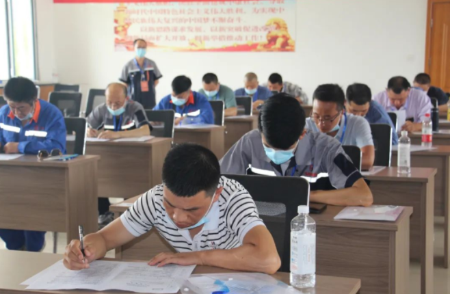 市產(chǎn)投集團泓盛達公司在“焊工”技能大賽中取得好成績(jì)(圖2)