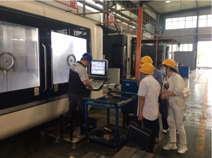 市產(chǎn)投集團百名員工下一線(xiàn)真磨礪練本領(lǐng)(圖2)