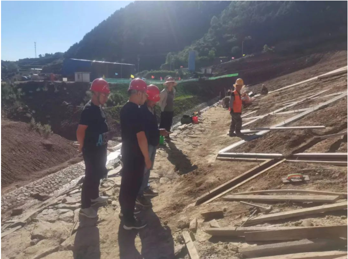 市產(chǎn)投集團百名員工下一線(xiàn)真磨礪練本領(lǐng)(圖6)