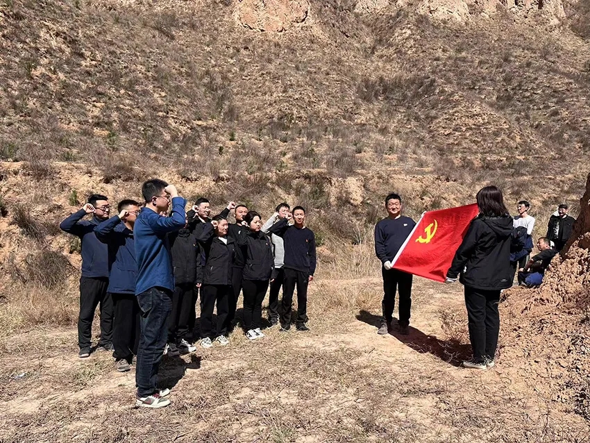 市產(chǎn)投集團開(kāi)展義務(wù)植樹(shù)活動(dòng)(圖3)