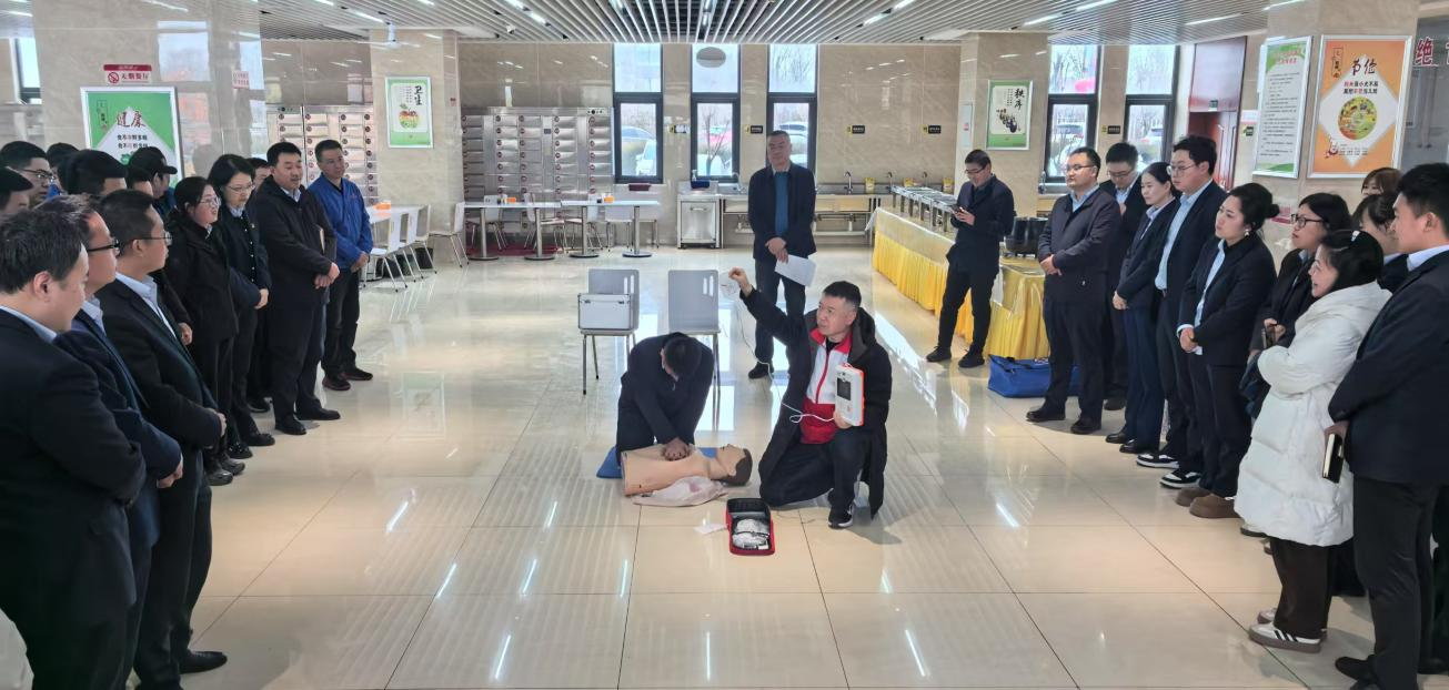 寒冬送溫暖 真情暖人心——市紅十字會(huì )機關(guān)黨支部與市產(chǎn)投集團公司黨委聯(lián)合開(kāi)展主題黨日活動(dòng)(圖3)